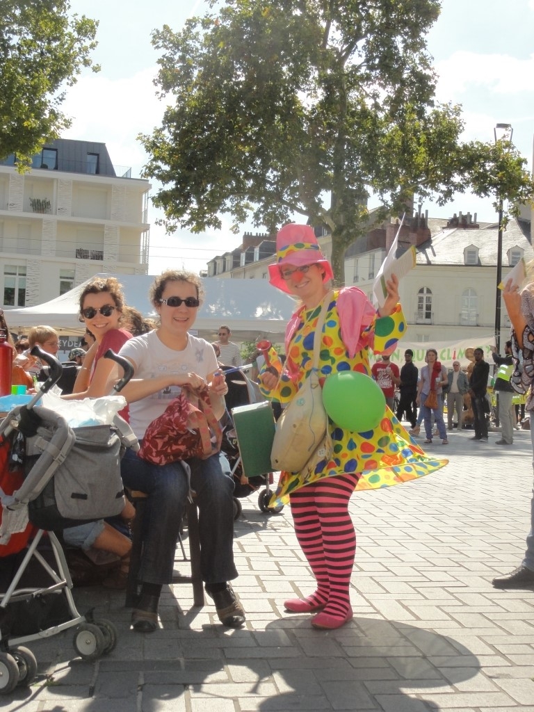 clown-animation-enfant-alternatiba-nantes-2015-1024x768